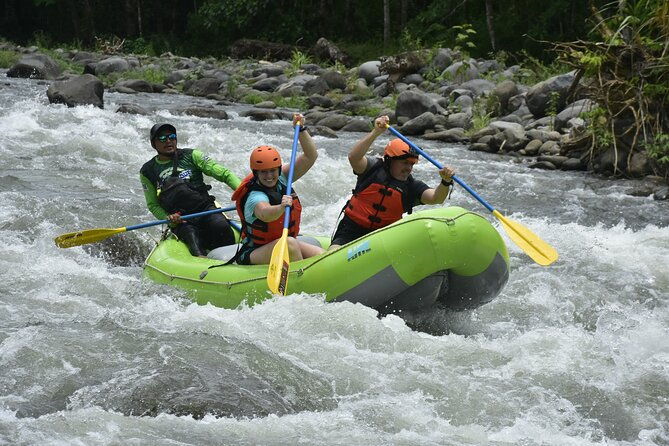 white-water-rafting-ii-and-iii-maquique-costa-rica-la-fortuna