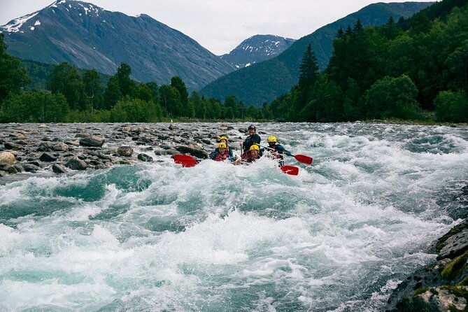 white-water-rafting-in-valldola