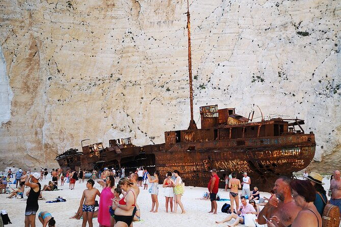 zakynthos-navagio-view-boatrip-caves-xigia-beach-exploration