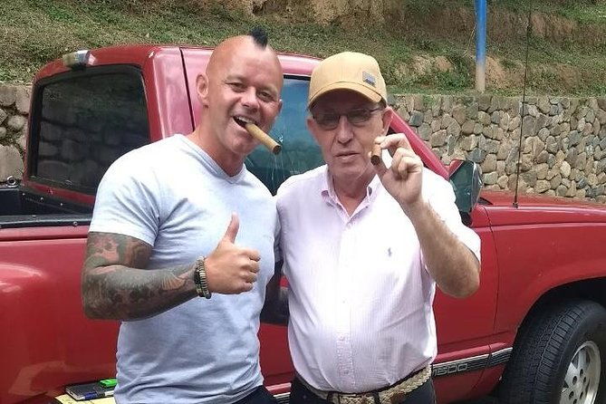 9-hour-full-day-tour-of-pablo-escobar-including-c13-museum-and-barrio-pe