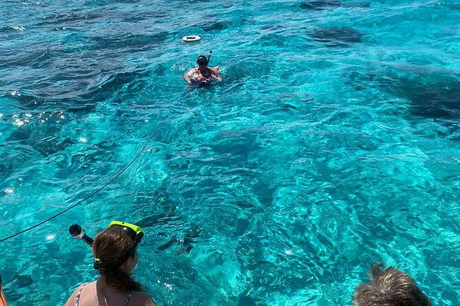 adventure-stingray-city-snorkeling-the-reef-and-star-fish-point