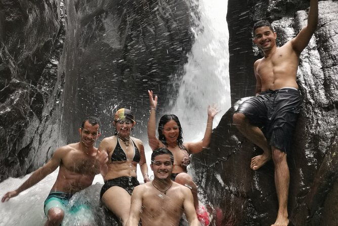 adventure-tour-to-pozo-azul-waterfall