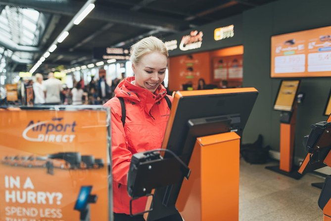 airport-transfer-in-iceland-from-keflavik-airport-to-reykjavik-city-with-hotel-drop-off