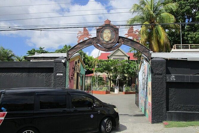 airport-transfer-in-kingston