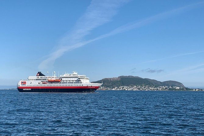 alesund-sightseeing-private-tour-for-cruise-passengers