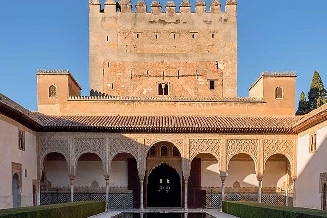 alhambra-private-tour-nasrid-palaces-alcazaba-and-generalife