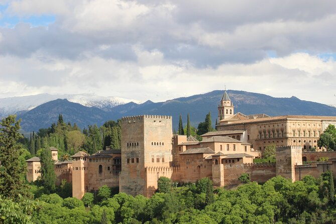 alhambra-private-tour-with-tickets