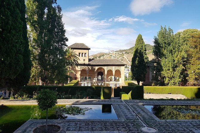 alhambra-sultan-gardens-palaces-and-towers