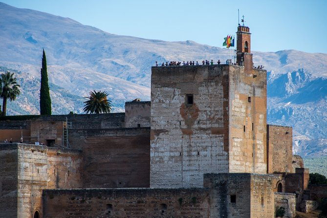 alhambra-tour-and-nazaries-palaces-with-hammam-massage-experience