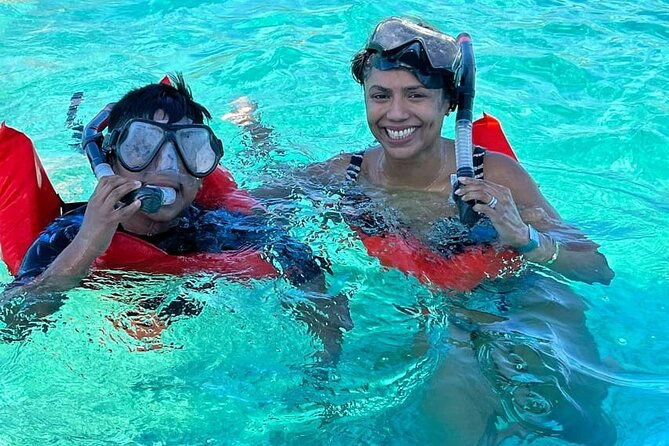 all-inclusive-pig-encounter-snorkeling-turtles-lunch-beach