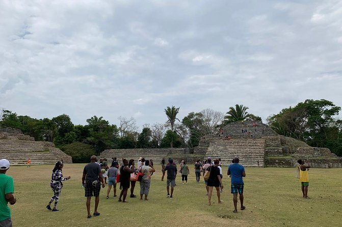 altun-ha-mayan-ruins-and-river-wallace-and-manatee-watch-tour