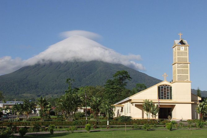 arenal-volcano-la-fortuna-waterfall-lunch