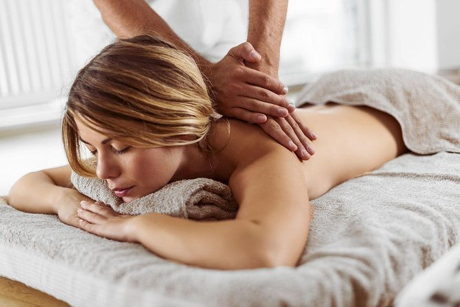aroma-massage-enjoy-a-complete-spa-experience-from-the-comfort-of-your-room