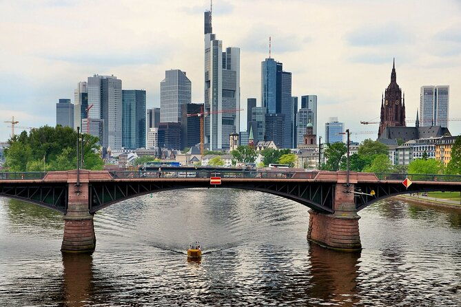 arrival-transfer-frankfurt-airport-fra-to-frankfurt-by-van
