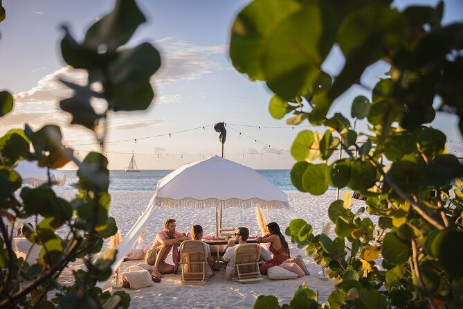 aruba-eagle-beach-romantic-sunset-picnic-in-a-luxury-cabana