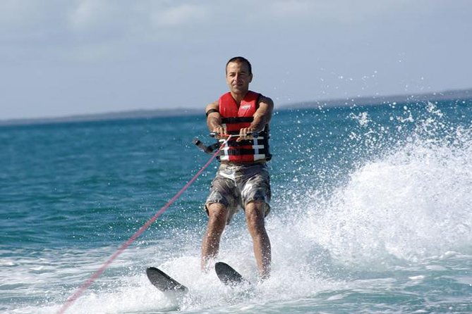 aruba-water-skiing-or-wakeboarding