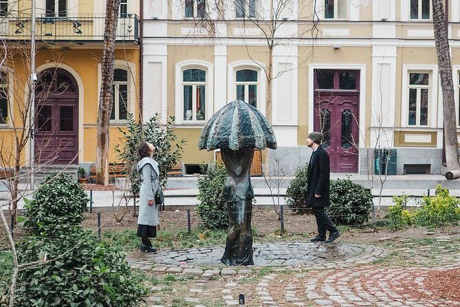 audio-tour-guided-by-live-actors-a-date-with-tbilisi-sololaki
