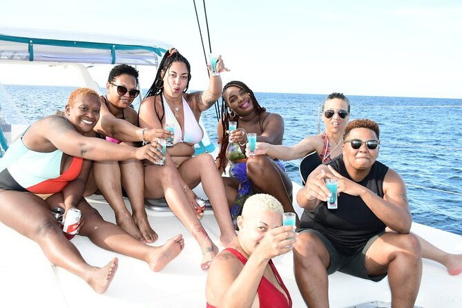 bamboo-rafting-and-catamaran-boat-cruise-in-montego-bay