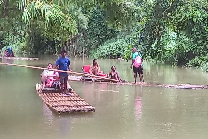 bamboo-river-rafting-limestone-feet-massage