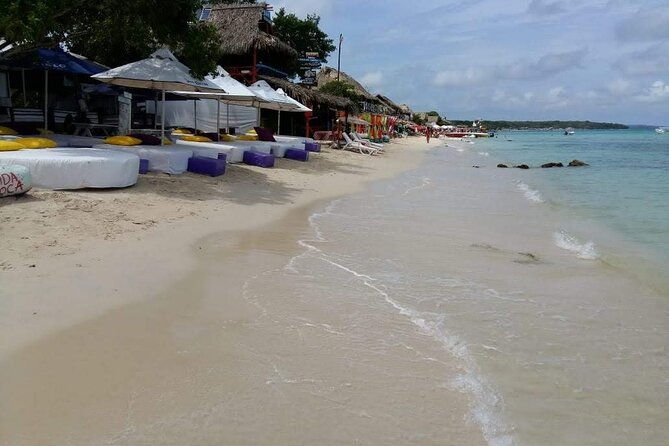 banana-beach-on-the-white-beach-of-baru