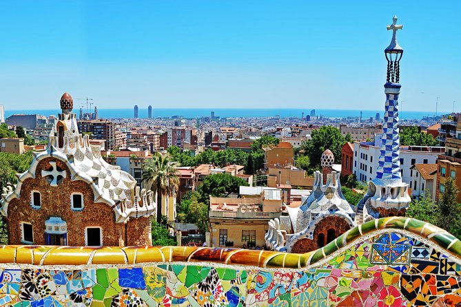 barcelona-vip-private-tour-sagrada-familia-park-guell-pedrera-2