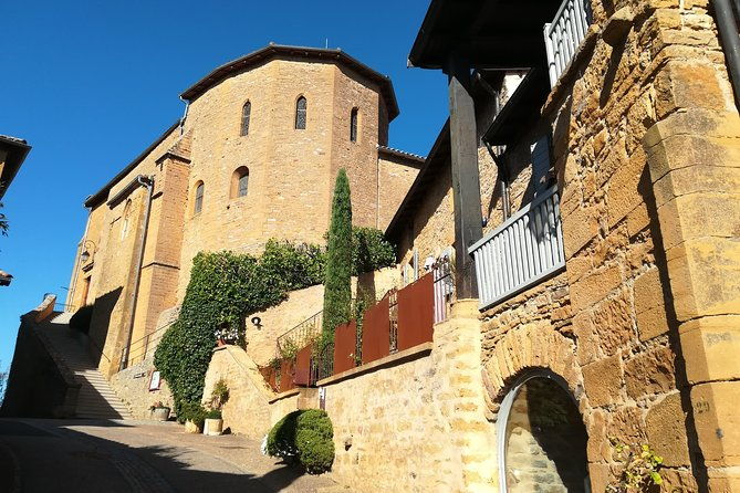 beaujolais-perouges-wine-food-tasting-private-tour-from-lyon