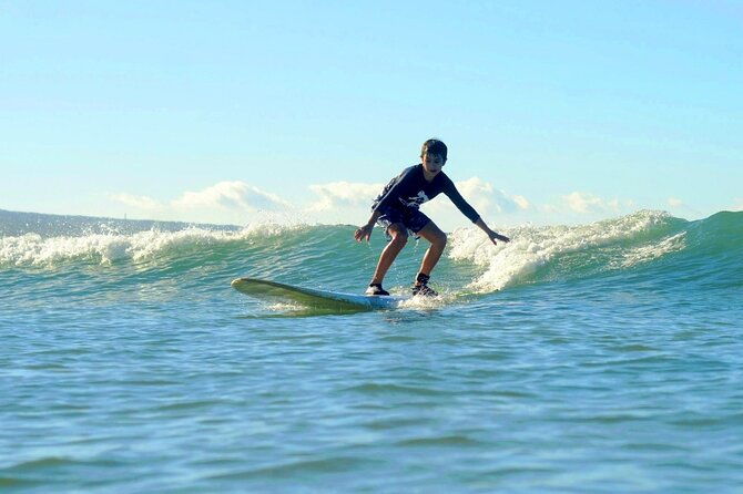 beginner-group-surf-lesson-on-maui-south-shore