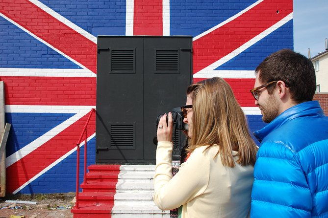 belfast-express-taxi-tour-irish-history-murals-peacewalls-1-hour-2
