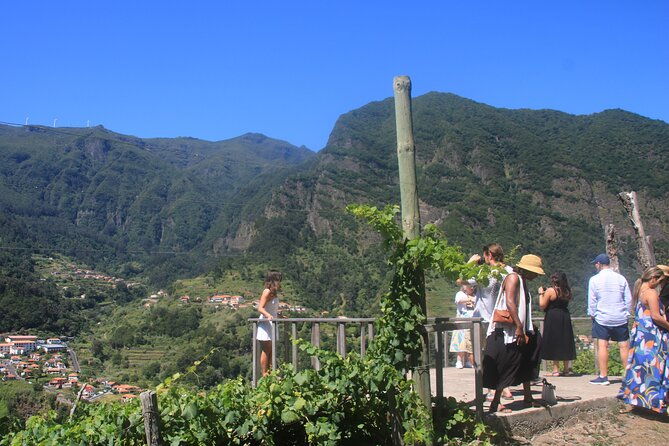bestselling-wine-tour-tasting-experience-skywalk-4x4-adventure-2