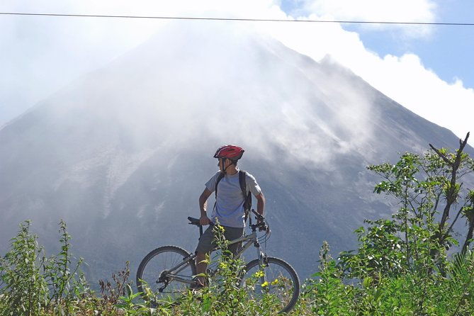 biking-tour-around-arenal-volcano-and-lake