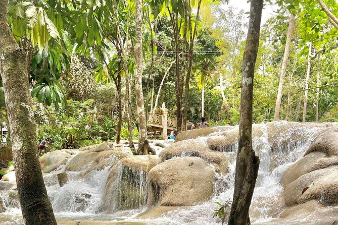 blue-hole-and-dunns-river-tour-entrance-fees-not-included