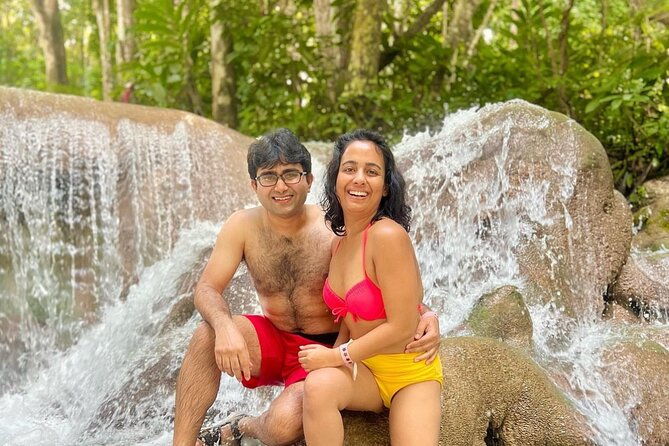 blue-hole-dunns-river-island-gully-falls-guided-tour