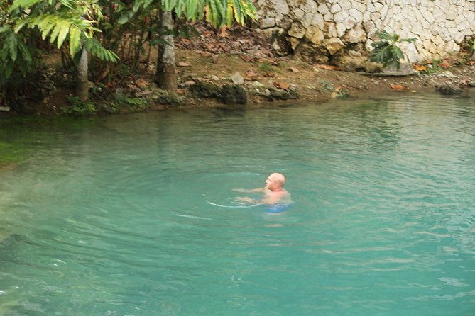 blue-hole-mineral-garden