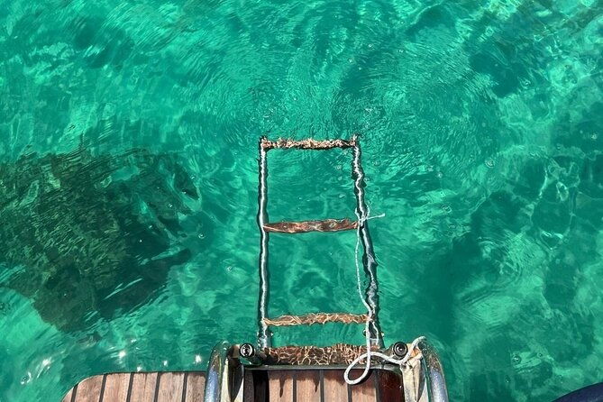 boat-tour-to-the-devils-saddle-snorkeling-drinks-and-lots-of-sun-2