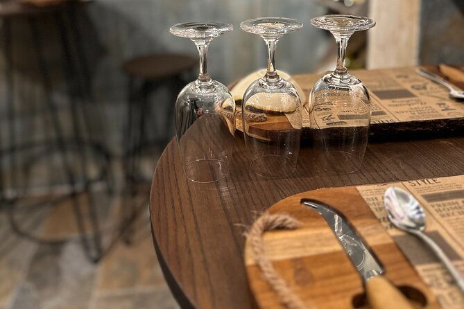 british-wine-and-cheese-tasting-experience-in-city-of-bath