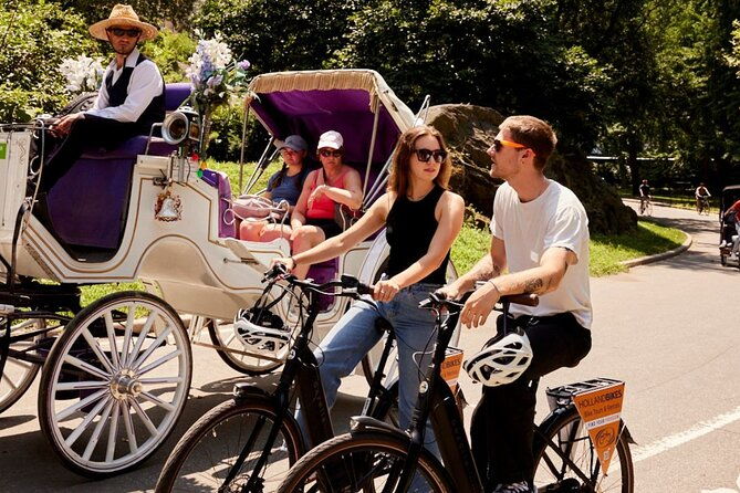 broadway-bike-tour-with-authentic-dutch-bikes