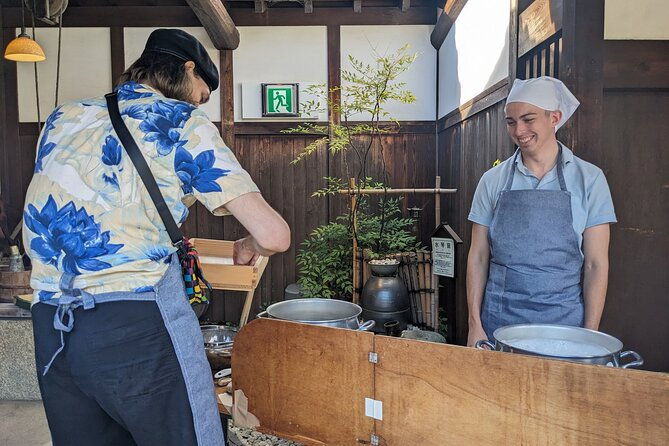 buckwheat-noodles-cooking-at-old-folk-house-in-izumisano-osaka