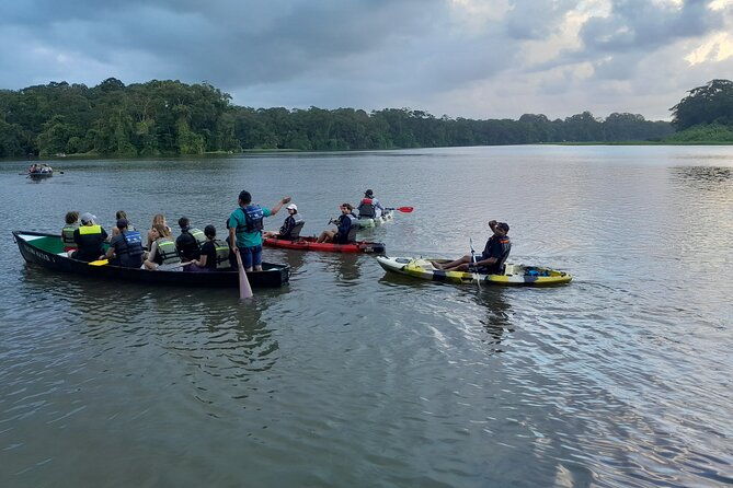 canoe-tour-in-tortuguero-national-park-small-group