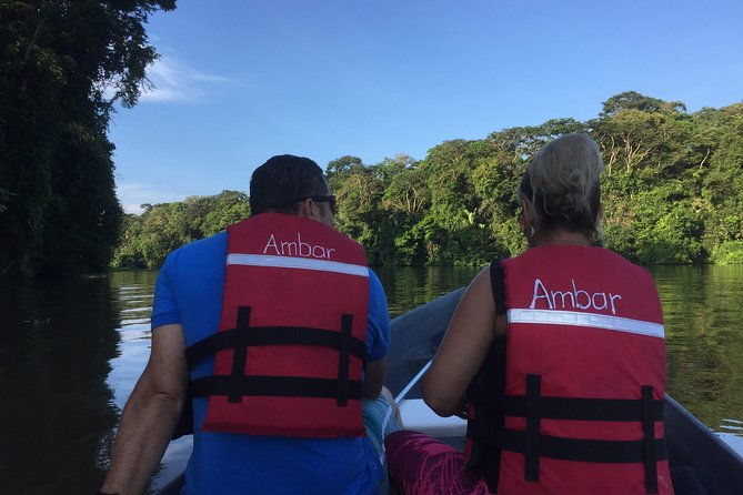 canoe-tour-in-tortuguero-national-park