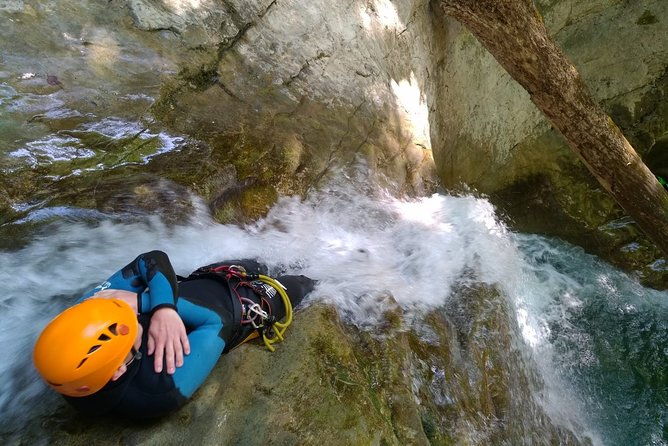 canyoning-in-ecouges-valley-in-vercors-grenoble-2
