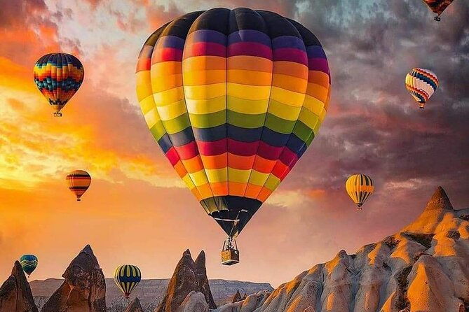 cappadocia-fantastic-hot-air-balloon-tour-champagne-breakfast