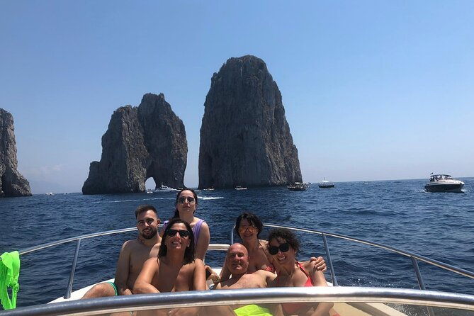 capri-private-all-inclusive-boat-tour-with-city-exploration
