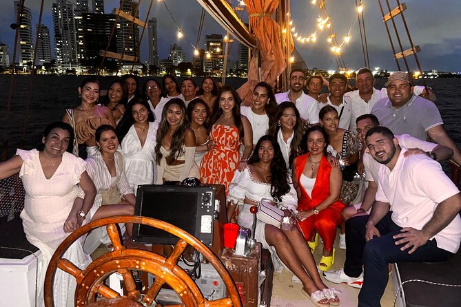cartagena-co-pirate-night-skyline-bay-tour-w-drinks-apps