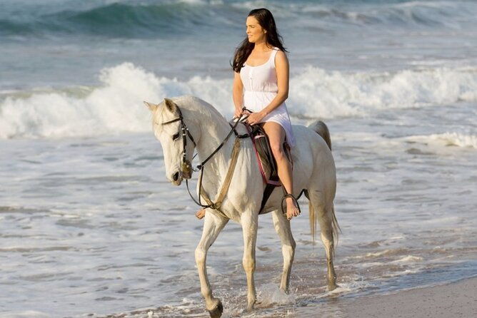 cartagena-horseback-riding-at-the-beach-during-day-or-sunset