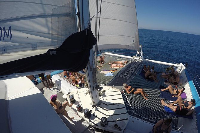 catamaran-day-trip-snorkeling-sailing-excursion