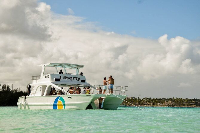 catamaran-private-group-tour