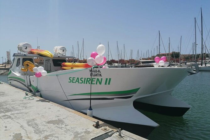 catamaran-private-tour-benagil-marinha-beach-28-pax