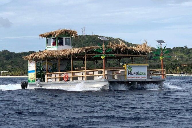 catamaran-tiki-boat-sunset-snorkeling-dinner-cruise-in-roatan