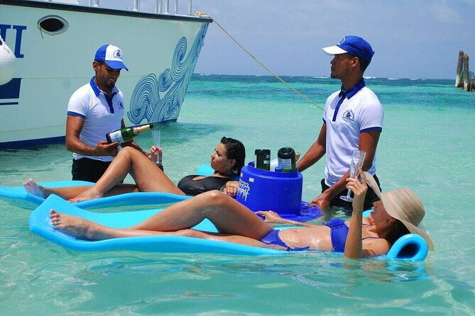 catamaran-tour-in-bavaro-punta-cana-snorkeling-experience