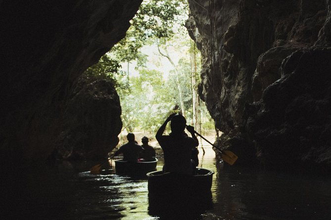 cave-canoeing-with-local-tour-guide